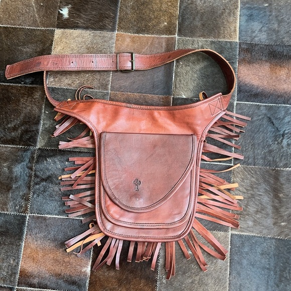Hand-crafted Leather Fringed Adjustable Hip Belt-
Bumbag (unisex) - Picture 4 of 14